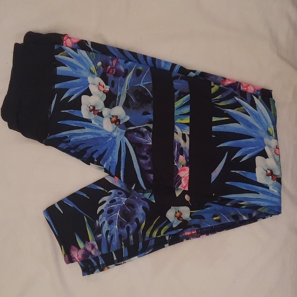 Lotus Leggings Pants - Blue and black floral leggings